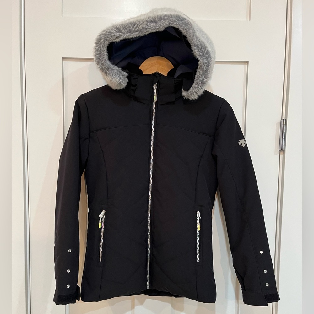 LIKE NEW Descente 🏔️ Girl’s Sami Fur Hood Insulated Ski Snowboard Winter Jacket